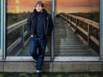 Mit großer Offenheit und beeindruckender Klarheit spricht Böckem über seine langjährige Drogenabhängigkeit. Foto: Bertold Fabricius