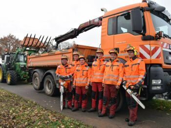 Die Mitarbeiter des Kreisbauhofs haben die Aufgabe, das rund 180 Kilometer lange Kreisstraßennetz in einem verkehrssicheren Zustand zu halten. Foto: Kreis Heinsberg