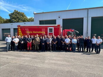 An der Veranstaltung nahmen Vertreterinnen und Vertreter der Feuerwehr, des Technischen Hilfswerks (THW), der Bundeswehr, des Rettungsdienstes sowie diverser Hilfsorganisationen teil. Foto: Kreis Heinsberg