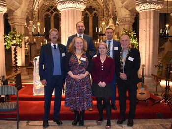 Festakt zum 50-jährigen Bestehen der Partnerschaft (von links): Erwin Dahlmanns, Landrätin Debbi McCall, Philipp Schneider, Kelly Parry, Holger Theissen und Douglas Bowen. Foto: Kreis Heinsberg