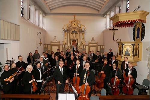 Das Collegium Musicum mit Instrumenten bei einem Konzert