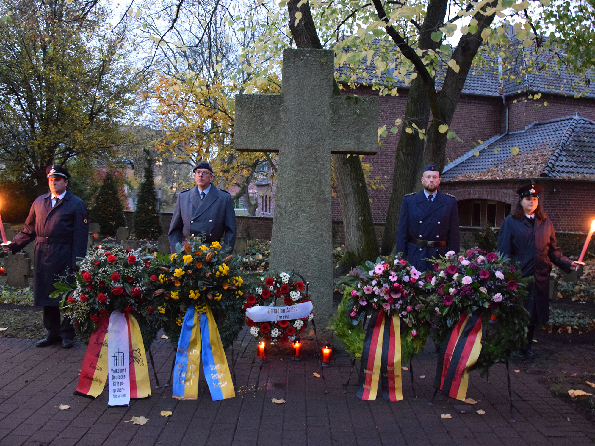 Kranzniederlegung zur Gedenkfeier am Volkstrauertag, Foto: Kreis Heinsberg
